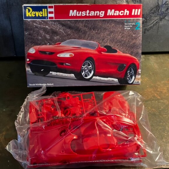 Monogram 1990s Mustang Mach III Concept Car 1:25 Scale Model Kit New Unbuilt - Picture 2 of 5